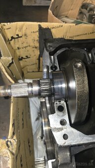 Kľukový hriadeľ volvo 2.4 d5 - 2