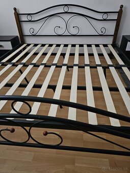 Manželskú postel - 2