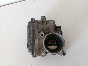 skrtiaca klapka clio3 8200568712c 30€ - 2