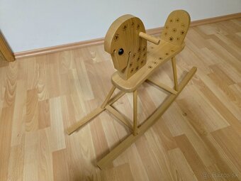 Hojdaci dreveny konik - 2