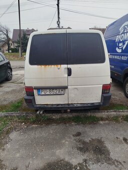 Volkswagen Transporter T4 2.4D - 2