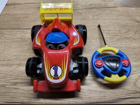 Playtive Auto Junior na diaľkové ovládanie
- 2