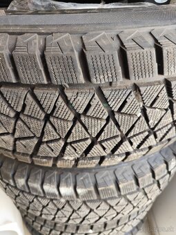 Bridgestone Blizzak DM-V2 265/65 R16 - 2