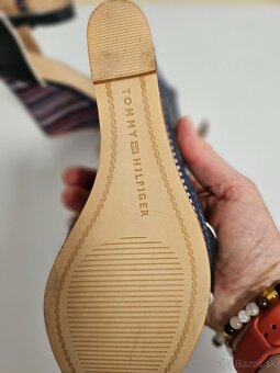 Tommy Hilfiger sandále - 2