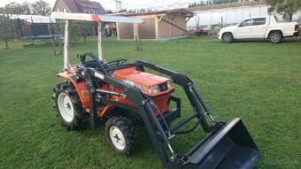Malotraktor Kubota B 1-15 s čelným nakladačom - 2