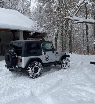 predám Jeep Wrangler r.v. 2004/87kW/2464cm3 - 2