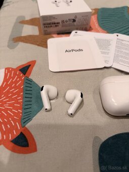 AirPods 4 - 2