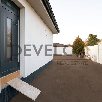  EXKLUZÍVNE  Na predaj  4-izbový bungalov – Veľký Grob - 2