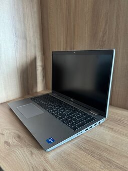 Dell Precision 3561 - 2