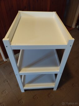 Prebaľovaci pult - 2