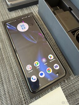 Predam Motorola Razr 40 Ultra 256Gb Cierna - 2