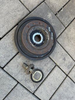 Predám remenica kluky Gs300 2JZ-GE 2JZ. Olejová vana - 2
