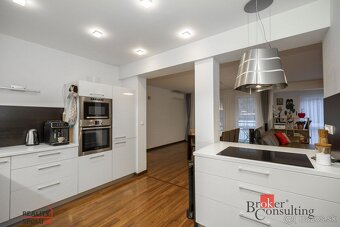 Moderný 3 izbový byt na predaj Banská Bystrica, priestranný - 2