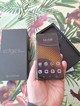 Motorola Edge 50 Ultra 16GB/1TB Android 15 - 2