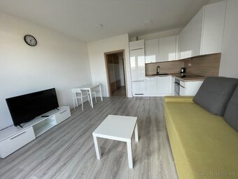 Moderný 1-izb. byt s balkónom a garážovým parkovacím miestom - 2