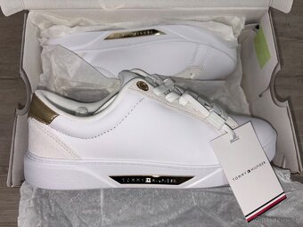 Tenisky Tommy Hilfiger v.37 s visačkou - 2