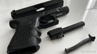 Predám GLOCK 23 - 2