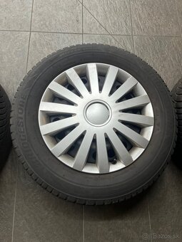 Predam zimnu sadu s plechovymi diskami 215/65 R17. - 2