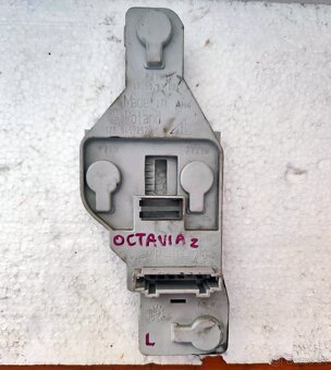 💡 Držiak žiaroviek zadného svetla Škoda Octavia 2 (originál - 2