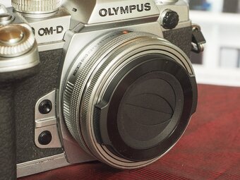 Automatická krytka objektívu - Olympus LC-37C. - 2