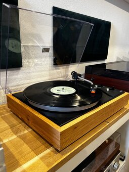 Gramofón Tesla renovovaný v top stave - 2