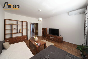 NA PREDAJ. Priestranný 3-izbový byt s loggiou - Petržalka - 2