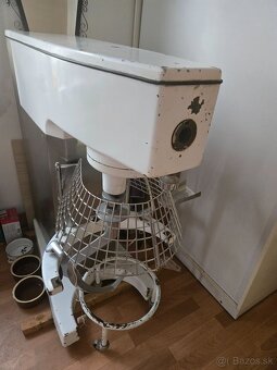 Kuchynský robot - 2