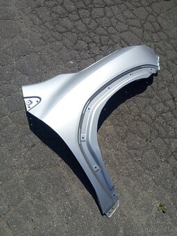 Blatník Suzuki S-cross - 2