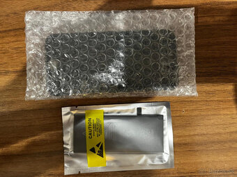 Náhradný displey + batéria iPhone 8 - 2