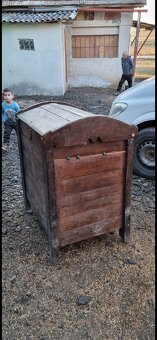 Stará drevená truhlica - 2