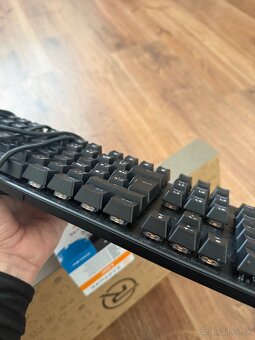Predám hernú svietiacu klávesnicu - 2