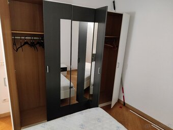 Šatníková skriňa - 2