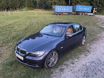 BMW 325i E90 MANUÁL - 2