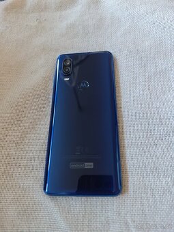Motorola one vision - 2
