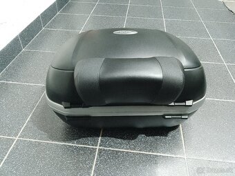 Kufor givi 46 litrový - 2