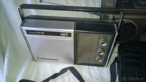 retro kazeťáky, boombox, staré rádio - 2