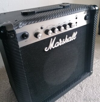 Gitarové kombo Marshall MG15CF - 2