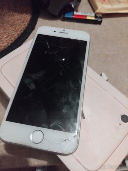 Predám iphone 8 - 2