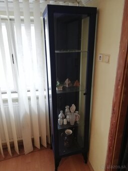 presklená vitrína - 2