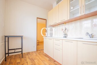REZERVOVANÉ - Kompletná rekonštrukcia - 2-izbový byt s loggi - 2