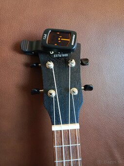 Ukulele elektroakustické - 2