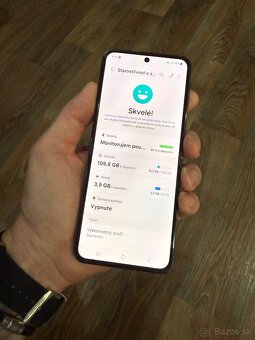 Samsung Z FLIP 4 — poškodený  - 2