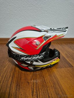 Predám motocrossovú prilbu - 2