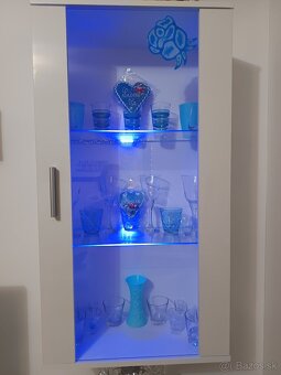 Skrinka na porcelán - 2
