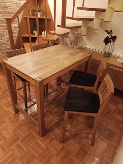 Predám barový jedálenský stôl a stoličky z masívneho dubu - 2