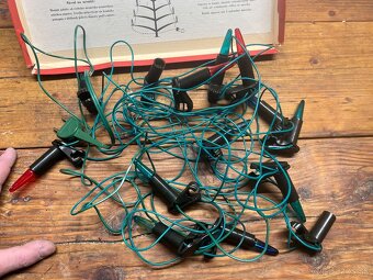 Vianočné svetlá nekompletné. - 2