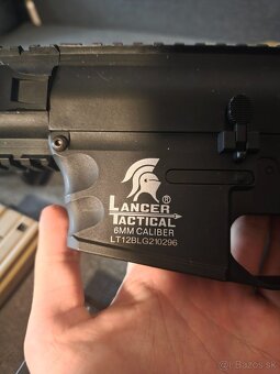 Airsoft M4 Lancer Tactical - 2