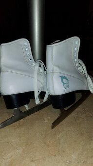 Dievčenské korčule číslo 34 - 2