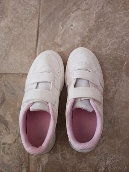 Predam dievcenske tenisky - 2