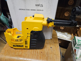 DeWalt D25300D - 2